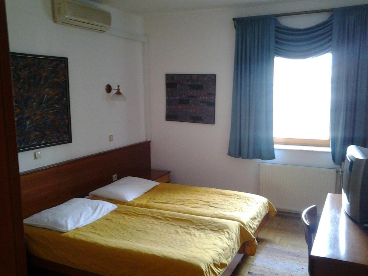 Guest House Arvaj Kranj Zewnętrze zdjęcie